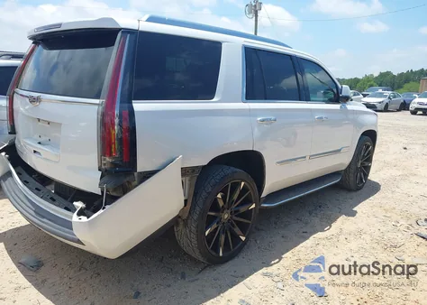2016 Cadillac Escalade Luxury Collection z USA, uszkodzony, nr VIN 1GYS3BKJ4GR459937